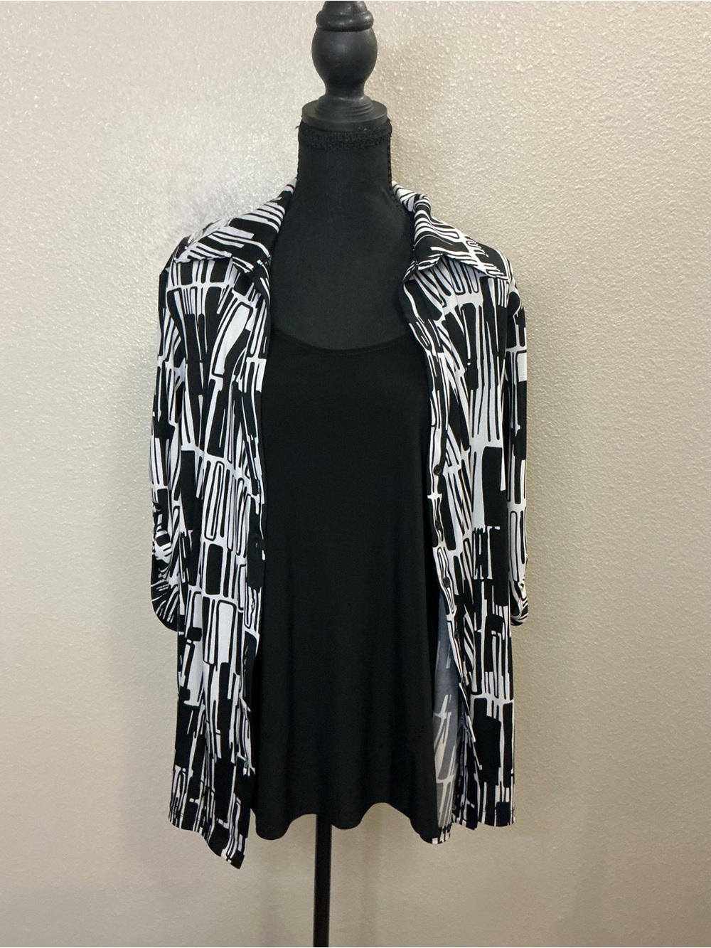 Black & White Geometric Open-Front Cardigan